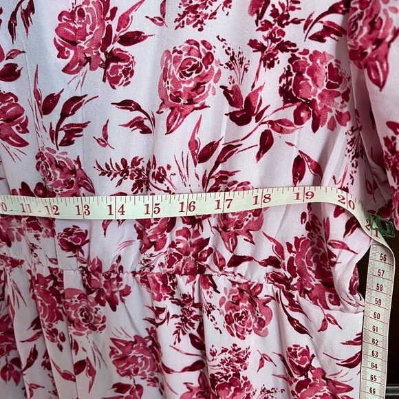 BloomChic’s coming up Roses! Well they could be roses! Knee length & lightweight - Picture 5 of 6